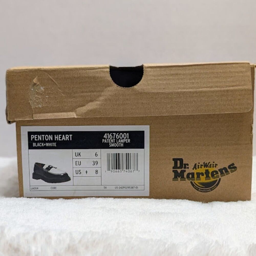 Dr. Martens Penton Heart Black & White Two-Tone Patent Leather Loafers UK 6 NIB - Picture 11 of 14